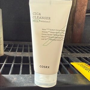 COSRX Cica Cleanser - White